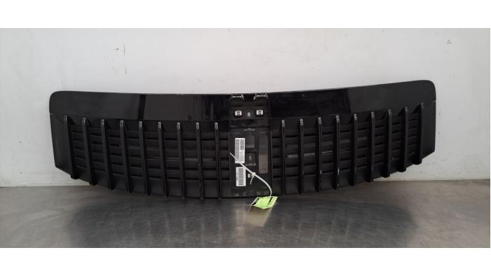 Używane Grill Porsche 911 (992) 3.0 24V Carrera Cena € 1.331,00 Z VAT oferowane przez Autohandel Didier