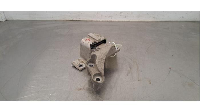 Used Engine mount Dacia Lodgy (JS/SD0J) 1.6 Sce 100 16V Price € 30,25 Inclusive VAT offered by Autohandel Didier