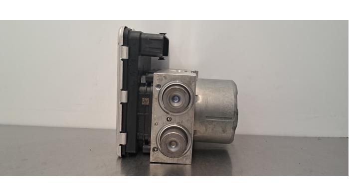 Usagé Pompe ABS BMW 4 serie (G23) M440i 48V 3.0 Turbo 24V Prix € 399,30 Prix TTC proposé par Autohandel Didier