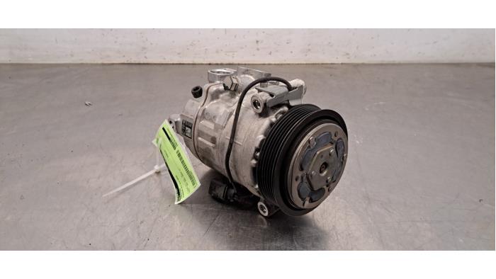 Usagé Pompe clim Porsche 911 (992) 3.0 24V Carrera Prix € 859,10 Prix TTC proposé par Autohandel Didier