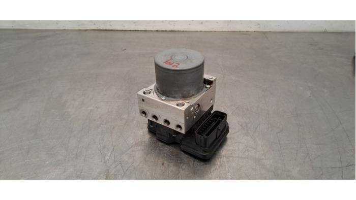 Usagé Pompe ABS Toyota Hilux V/VI 2.8 D4D-F 16V 4x4 Prix € 332,75 Prix TTC proposé par Autohandel Didier