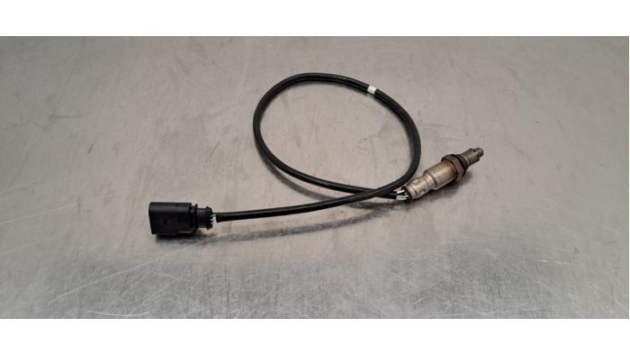 Lambda probe from a Volkswagen Golf VIII Variant (GC5) 1.5 eTSI 16V 2024