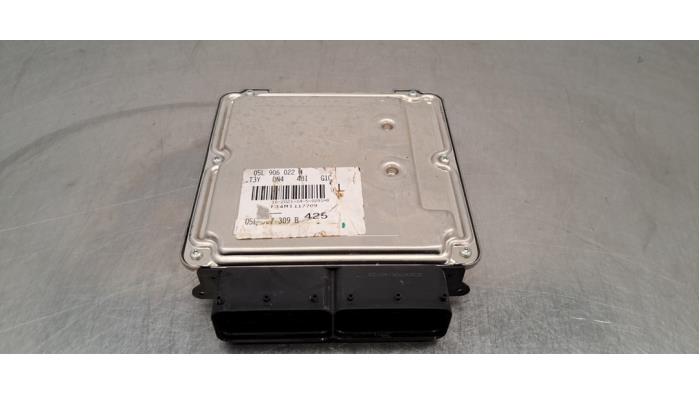 Engine management computer from a Audi Q3 (F3B) 2.0 35 TDI 16V 2021
