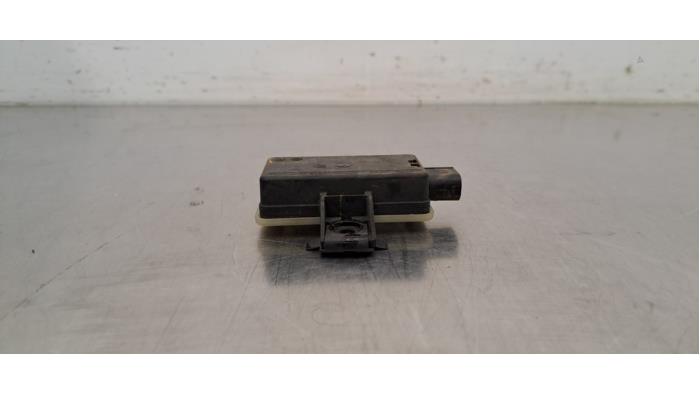 Begagnade Däcktrycksmodul Mercedes C Estate (S205) C-300de 2.0 Turbo 16V Pris € 18,15 Inklusive moms erbjuds av Autohandel Didier