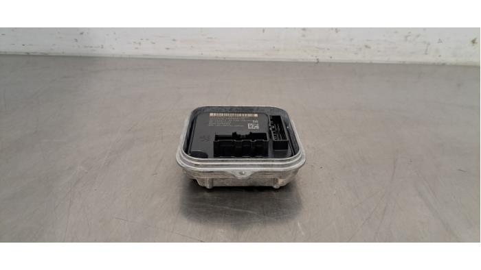 Używane Modułowy reflektor LED Peugeot 308 SW (F4/FC/FN/FR) 1.6 16V HYbrid 180 e-EAT8 Cena € 36,30 Z VAT oferowane przez Autohandel Didier