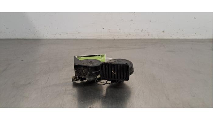 Używane Klakson Ford Kuga II (DM2) 2.0 TDCi 16V 163 4x4 Cena € 36,30 Z VAT oferowane przez Autohandel Didier