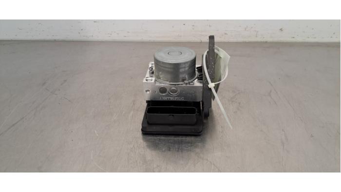 Usagé Pompe ABS Audi Q4 (F4B) 45 e-tron 82 kWh Prix € 266,20 Prix TTC proposé par Autohandel Didier