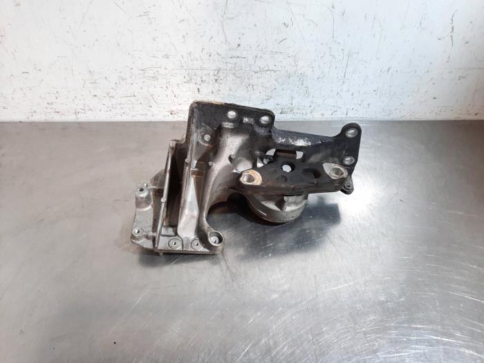 Used Engine mount Renault Koleos I 2.0 dCi 16V Price € 42,35 Inclusive VAT offered by Autohandel Didier