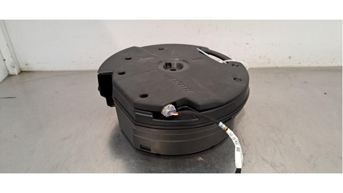 Używane Subwoofer Mazda CX-60 (KH) 3.3 e-SkyActiv-D MHEV Cena € 133,10 Z VAT oferowane przez Autohandel Didier