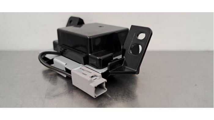 Używane Antena Bluetooth Mazda CX-60 (KH) 3.3 e-SkyActiv-D MHEV Cena € 24,20 Z VAT oferowane przez Autohandel Didier