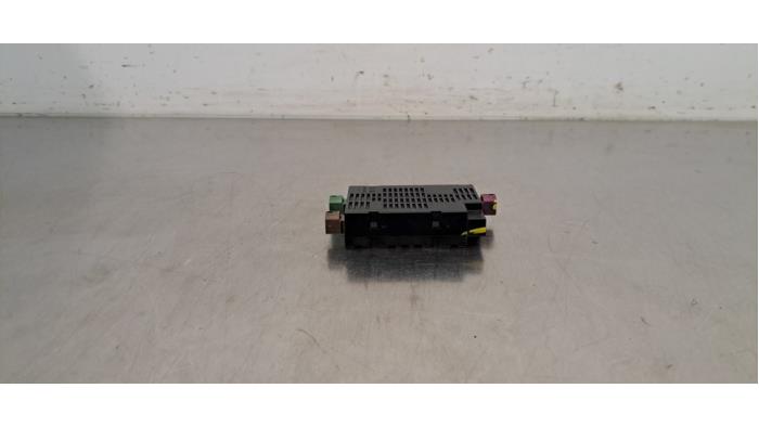 Używane Modul USB Skoda Karoq 1.5 TSI 16V Cena € 24,20 Z VAT oferowane przez Autohandel Didier