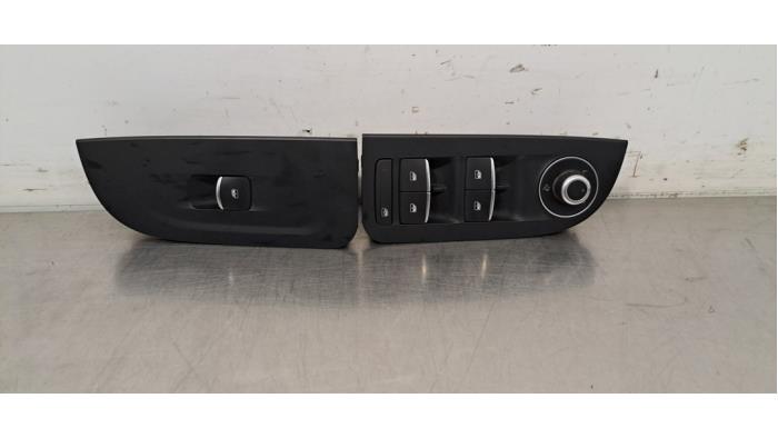 Usados Interruptor combinado de ventanillas Alfa Romeo Giulia (952) 2.2d 190 16V Precio € 96,80 IVA incluido ofrecido por Autohandel Didier