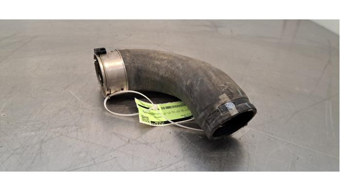 Gebrauchte Intercooler Schlauch Volvo XC60 II (UZ) 2.0 T5 16V AWD Preis € 24,20 Mit Mehrwertsteuer angeboten von Autohandel Didier