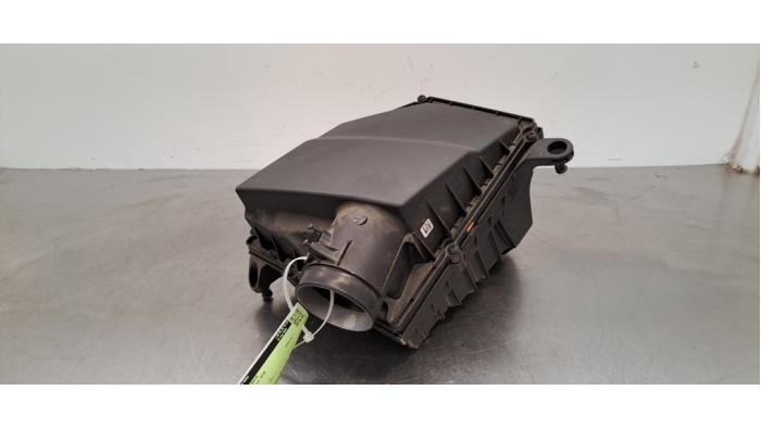 Begagnade Luftfilterhus Volvo XC60 II (UZ) 2.0 T5 16V AWD Pris € 60,50 Inklusive moms erbjuds av Autohandel Didier