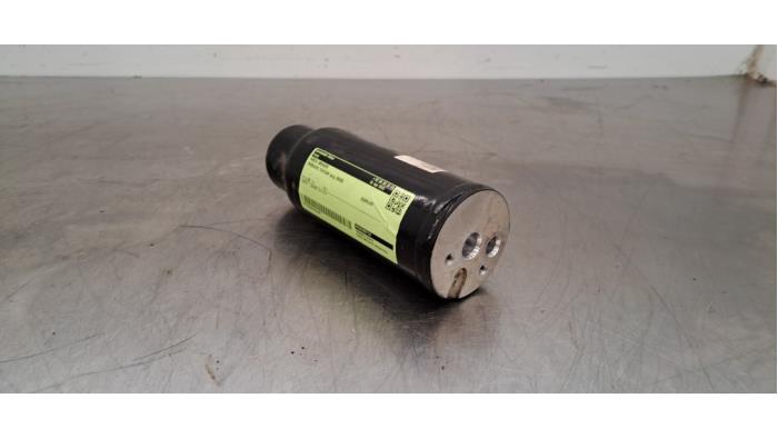 Usagé Déshydrateur clim Porsche Taycan Sport Turismo (Y1C) 79 kWh Prix € 60,50 Prix TTC proposé par Autohandel Didier