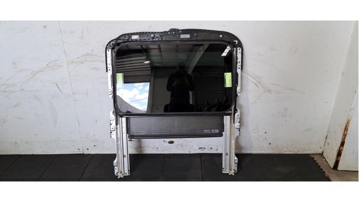 Używane Dach panoramiczny Mercedes EQC (N293) 400 4-Matic 80 kWh Cena € 665,50 Z VAT oferowane przez Autohandel Didier