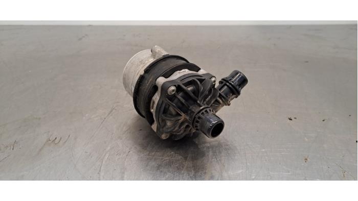 Begagnade Extra vattenpump Mercedes EQC (N293) 400 4-Matic 80 kWh Pris € 102,85 Inklusive moms erbjuds av Autohandel Didier