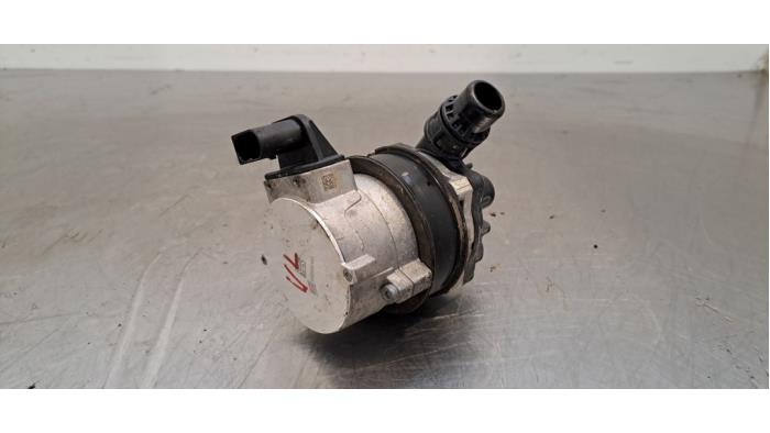 Begagnade Extra vattenpump Mercedes EQC (N293) 400 4-Matic 80 kWh Pris € 102,85 Inklusive moms erbjuds av Autohandel Didier