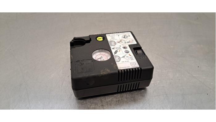 Begagnade Däckpump Mercedes EQC (N293) 400 4-Matic 80 kWh Pris € 60,50 Inklusive moms erbjuds av Autohandel Didier