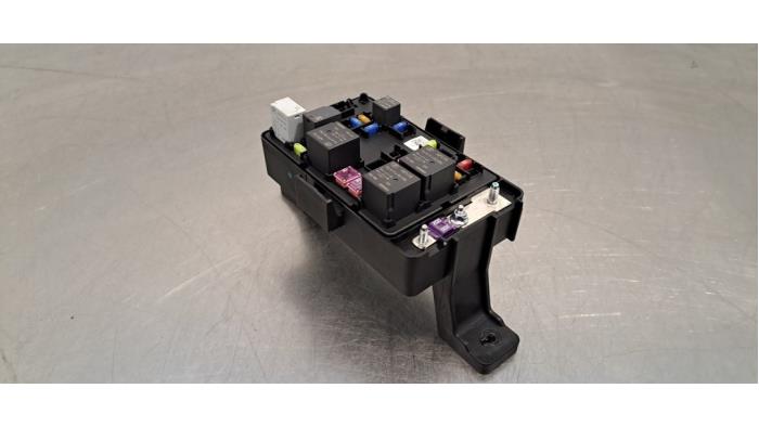 Begagnade Säkringsbox MG HS/EHS I (AS23) 1.5 EHS T-GDI Hybrid Pris € 96,80 Inklusive moms erbjuds av Autohandel Didier