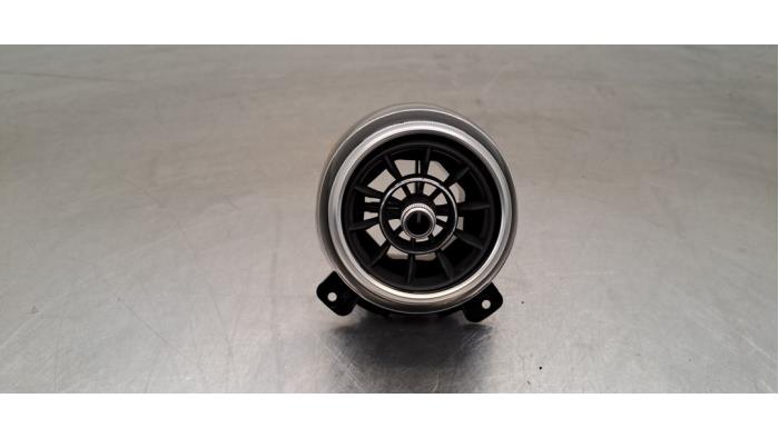 Begagnade Luftmunstycke, instrumentbräda MG HS/EHS I (AS23) 1.5 EHS T-GDI Hybrid Pris € 24,20 Inklusive moms erbjuds av Autohandel Didier