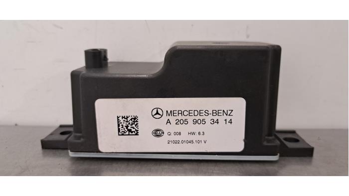 Używane Przetwornica Mercedes EQC (N293) 400 4-Matic 80 kWh Cena € 60,50 Z VAT oferowane przez Autohandel Didier