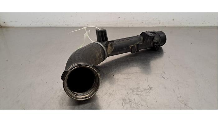 Gebrauchte Intercooler Rohr Volvo XC60 II (UZ) 2.0 T5 16V AWD Preis € 36,30 Mit Mehrwertsteuer angeboten von Autohandel Didier