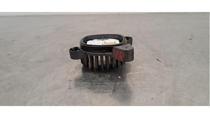 Używane Modułowy reflektor LED Peugeot 2008 (UD/UK/UR/US/UX) 1.5 BlueHDi 130 Cena € 60,50 Z VAT oferowane przez Autohandel Didier