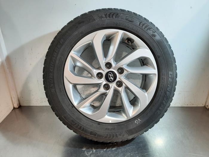 Begagnade Hjul + vinterdäck Hyundai Tucson (TL) 2.0 CRDi 16V High Power 4WD Pris € 199,65 Inklusive moms erbjuds av Autohandel Didier
