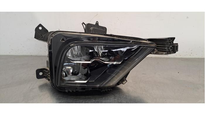 Używane Reflektor prawy Citroen C5-X Cena € 726,00 Z VAT oferowane przez Autohandel Didier