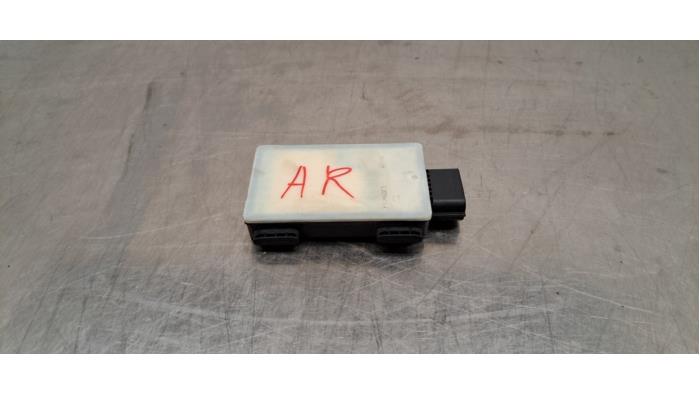 Usados Sensor de radar Renault Megane E-Tech (RCB) 60 kWh Precio € 114,95 IVA incluido ofrecido por Autohandel Didier