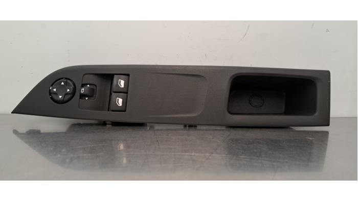 Używane Przelacznik combi okienny Opel Corsa F (UB/UH/UP) 1.2 12V 75 Cena € 30,25 Z VAT oferowane przez Autohandel Didier