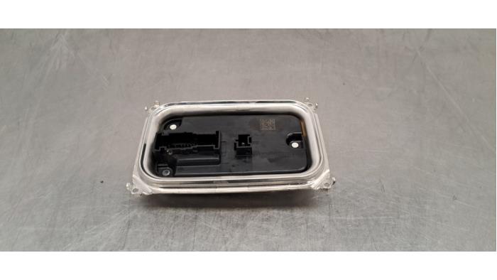 Używane Modułowy reflektor LED Mercedes GLE (V167) 300d 2.0 Turbo 16V 4-Matic Cena € 133,10 Z VAT oferowane przez Autohandel Didier