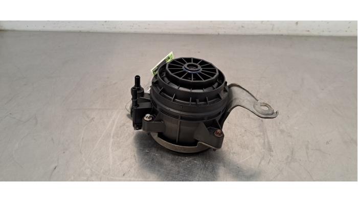 Begagnade Bränslefilter Mercedes A (177.0) 1.5 A-180d Pris € 42,35 Inklusive moms erbjuds av Autohandel Didier