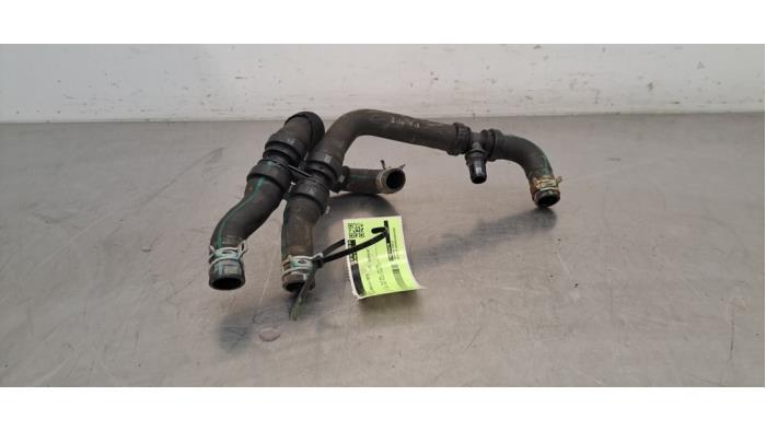 Begagnade Kylarslang Renault Megane IV Estate (RFBK) 1.6 E-Tech 160 Pris € 30,25 Inklusive moms erbjuds av Autohandel Didier