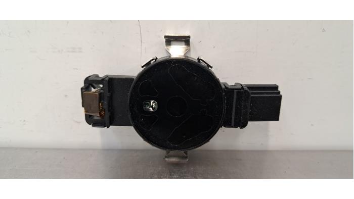 Begagnade Regnsensor Audi Q3 Sportback (F3N) 1.4 45 TFSIe 16V Pris € 18,15 Inklusive moms erbjuds av Autohandel Didier