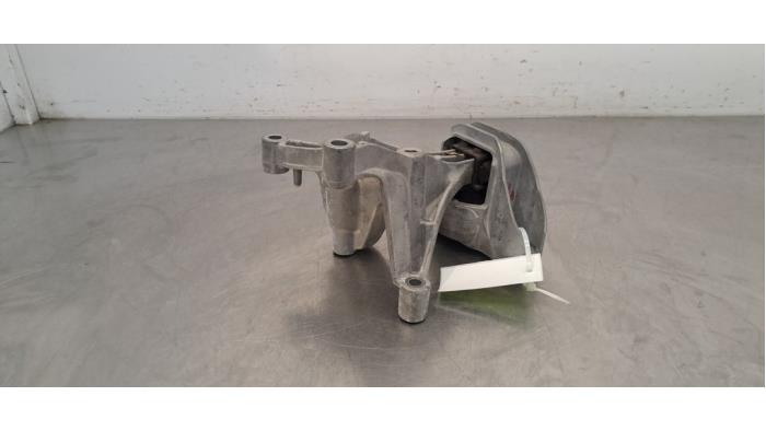 Used Engine mount Nissan Juke (F16) 1.0 DIG-T 117 12V Price € 60,50 Inclusive VAT offered by Autohandel Didier
