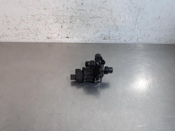 Begagnade Extra vattenpump Mercedes C Estate (S205) C-350 e 2.0 16V Pris € 60,50 Inklusive moms erbjuds av Autohandel Didier