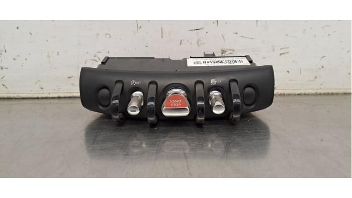 Używane Przelacznik Start/Stop róz. Mini Mini (F55) 1.5 12V One Cena € 30,25 Z VAT oferowane przez Autohandel Didier
