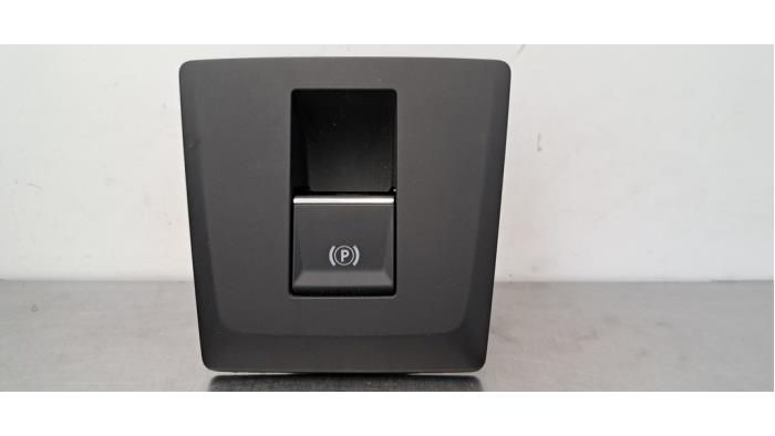 Używane Przelacznik hamulca postojowego Citroen C3 (CB/CC) 1.2 PureTech 100 Cena € 18,15 Z VAT oferowane przez Autohandel Didier