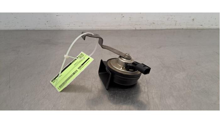 Używane Klakson BMW X2 (F39) sDrive 18i 1.5 12V TwinPower Turbo Cena € 18,15 Z VAT oferowane przez Autohandel Didier