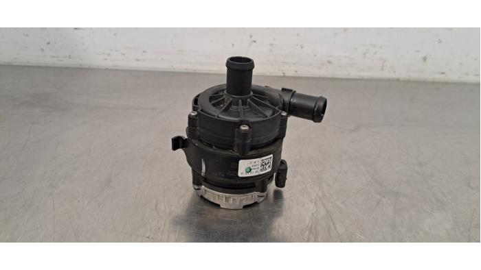 Begagnade Extra vattenpump Audi Q3 Sportback (F3N) 1.4 45 TFSIe 16V Pris € 42,35 Inklusive moms erbjuds av Autohandel Didier