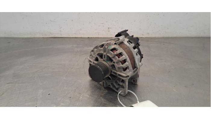 Usagé Dynamo Nissan Juke (F16) 1.0 DIG-T 117 12V Prix € 96,80 Prix TTC proposé par Autohandel Didier