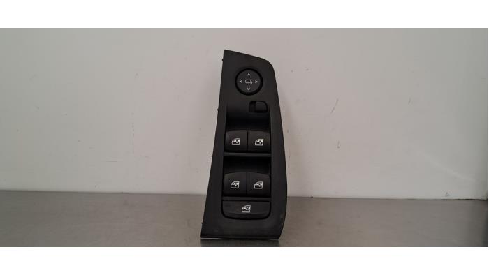Używane Przelacznik combi okienny BMW 1 serie (F40) 118i 1.5 TwinPower 12V Cena € 60,50 Z VAT oferowane przez Autohandel Didier