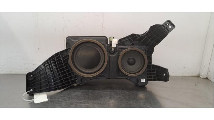 Używane Subwoofer Kia Proceed (CD) 1.6 CRDi 16V Cena € 133,10 Z VAT oferowane przez Autohandel Didier
