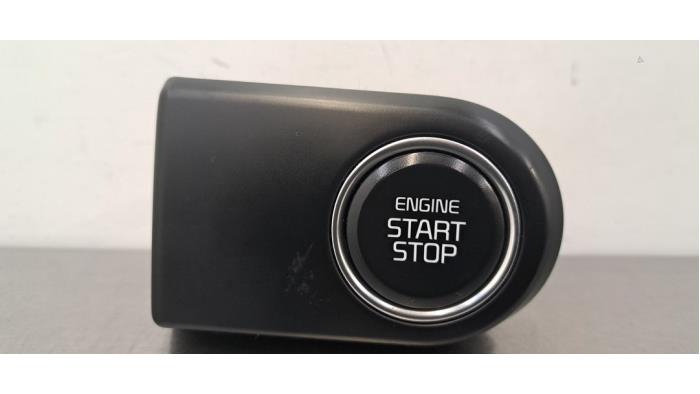 Używane Przelacznik Start/Stop Kia Proceed (CD) 1.6 CRDi 16V Cena € 30,25 Z VAT oferowane przez Autohandel Didier
