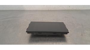 Begagnade Navigeringsdisplay Opel Corsa F (UB/UH/UP) 1.2 12V 75 Pris € 266,20 Inklusive moms erbjuds av Autohandel Didier