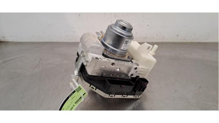 Usagé Assistant de freinage Mazda CX-30 (DM) 2.0 e-SkyActiv-G 122 16V Prix € 332,75 Prix TTC proposé par Autohandel Didier