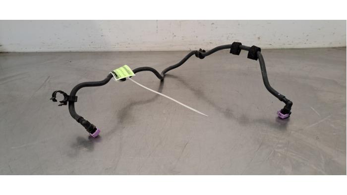 Usagé Conduit de carburant Mazda CX-30 (DM) 2.0 e-SkyActiv-G 122 16V Prix € 18,15 Prix TTC proposé par Autohandel Didier