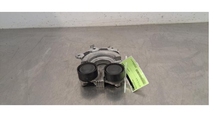 Usados Tensor correa múltiple Mazda CX-30 (DM) 2.0 e-SkyActiv-G 122 16V Precio € 102,85 IVA incluido ofrecido por Autohandel Didier